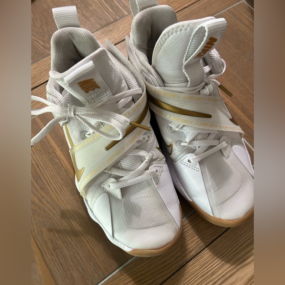 EUC - Nike React HyperSet LE - SZ 6.5